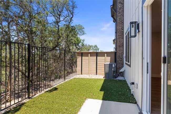 Building Photo - 5514 Mobeetie Lp