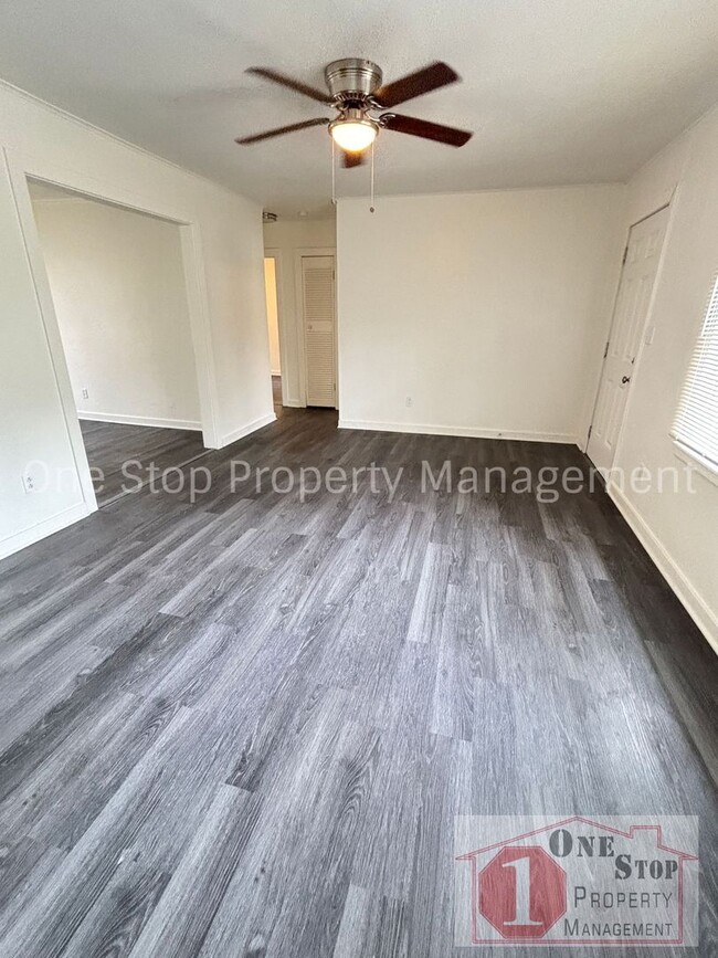 Building Photo - Beautiful 3 Bedroom 1 Bathroom in Kansas City