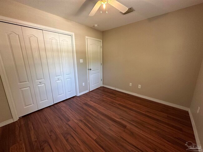 Building Photo - 6854 Sage Brush Ln