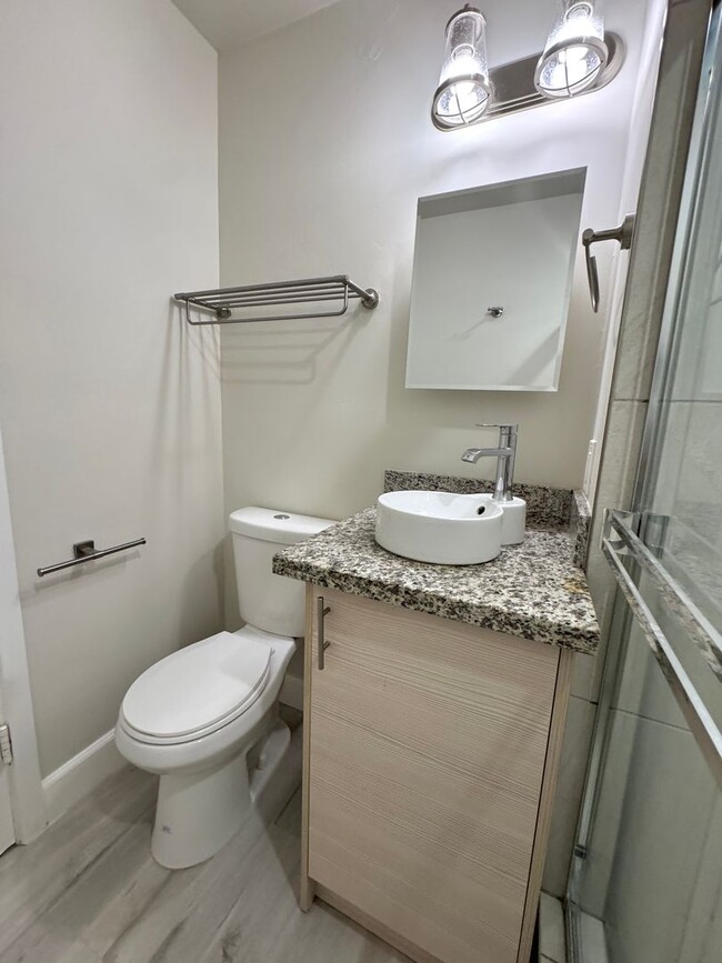 Building Photo - AVAILABLE NOW! LARGE STUDIO APARTMENT IN LA JOLLA!