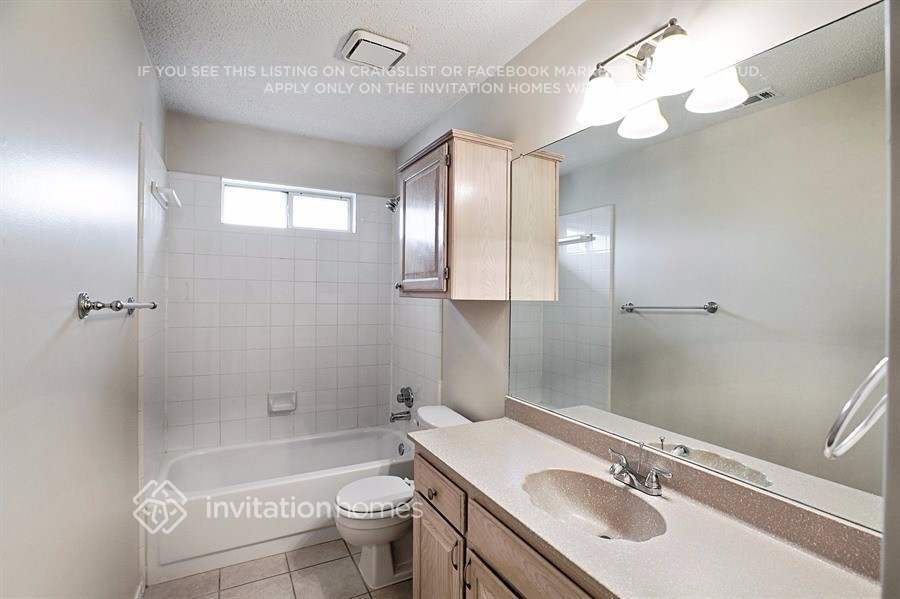 Building Photo - 2259 Meadowstone Dr