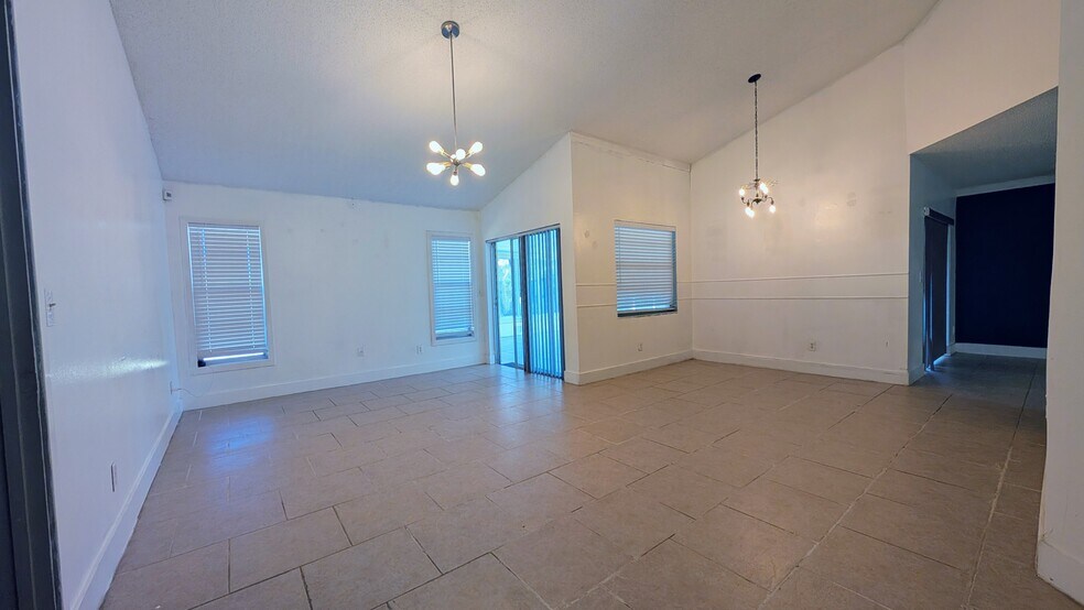 Building Photo - 12020 Fruitwood Dr