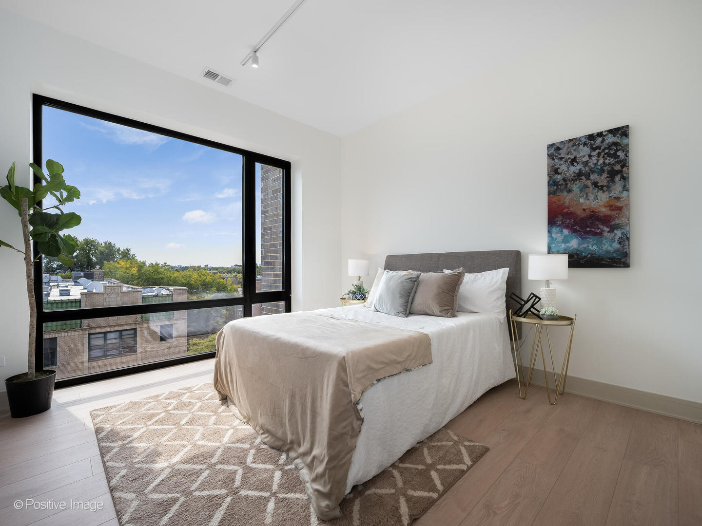 Building Photo - 3202 N Racine Ave