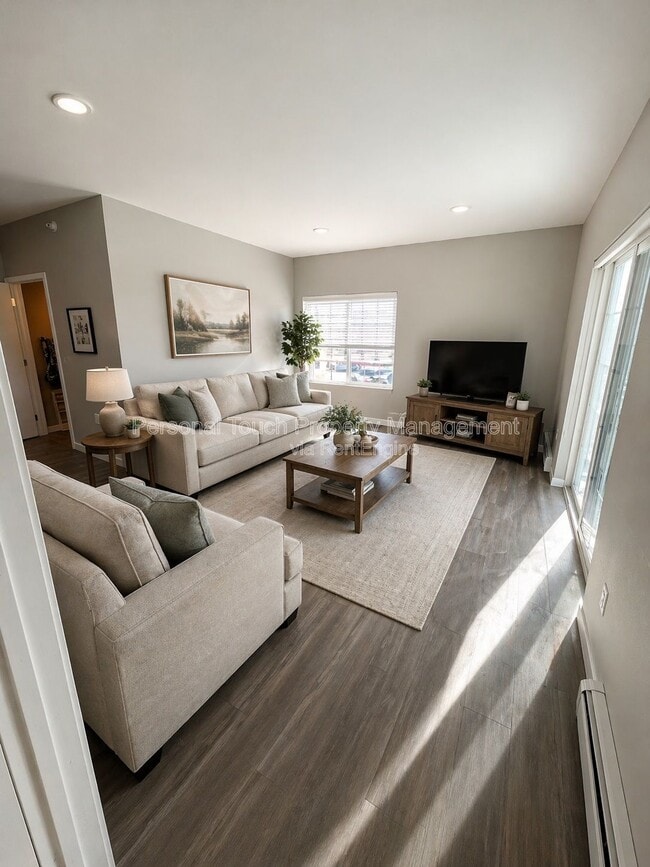 Building Photo - 600 8th St S