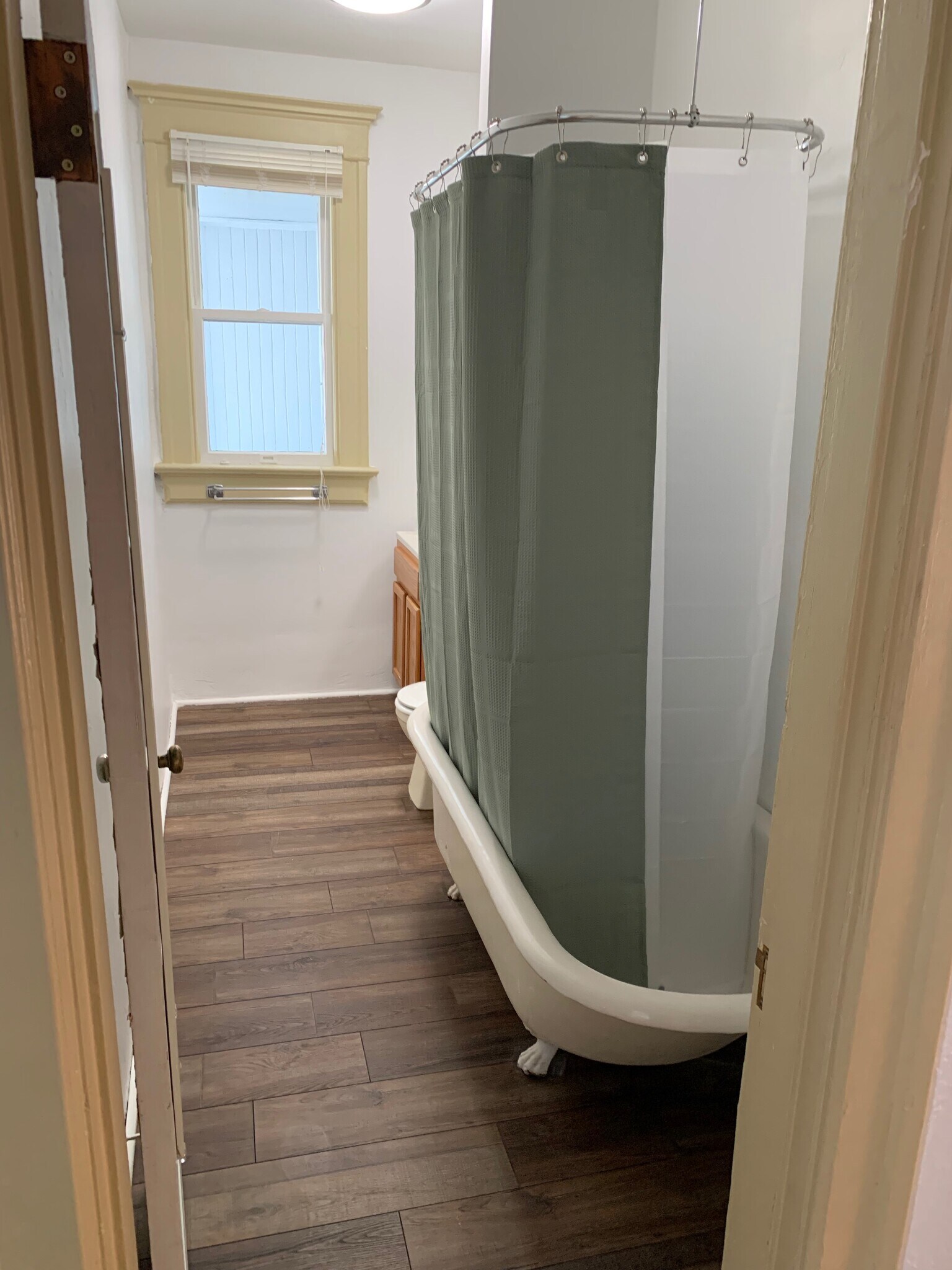 Building Photo - 800 W Broadway St