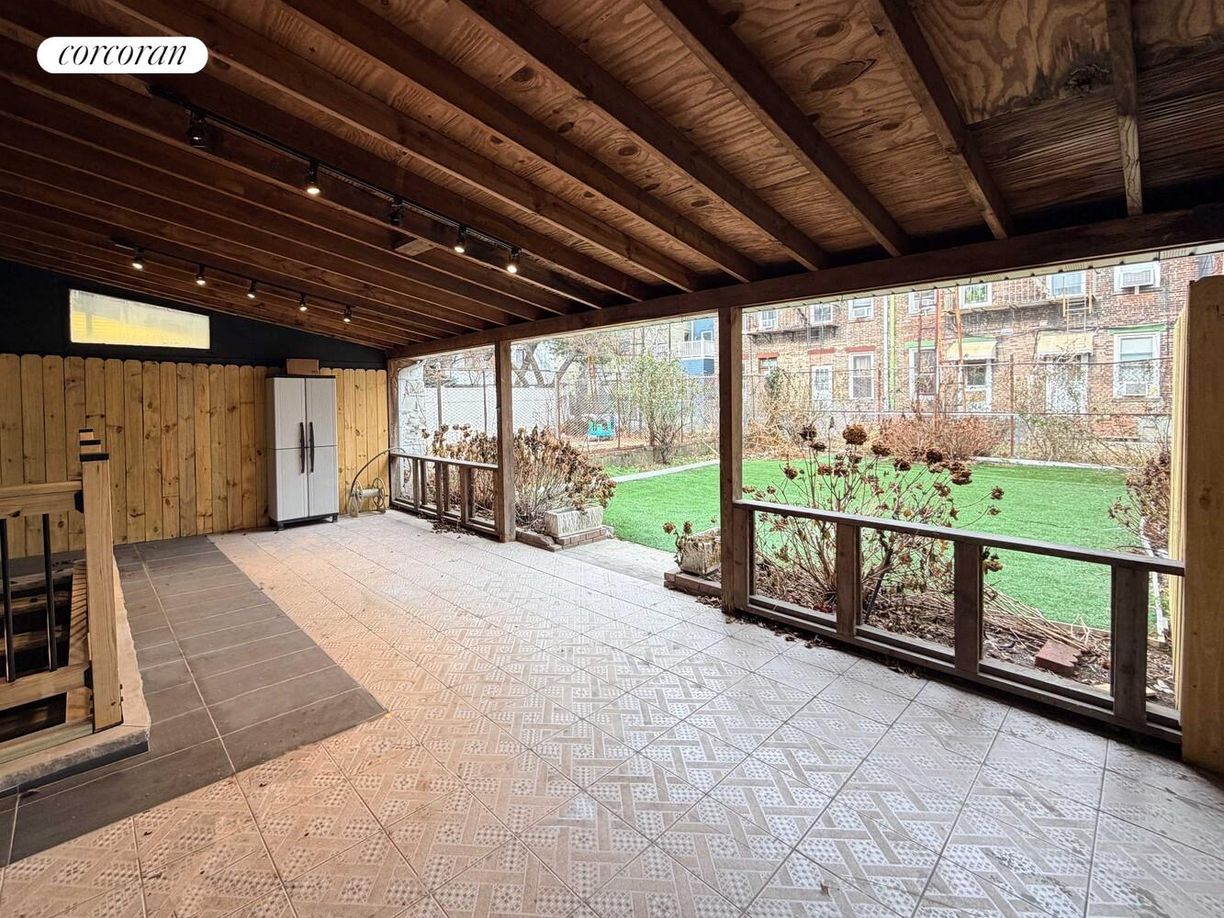 Building Photo - 183 Green St