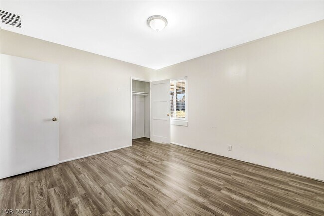 Building Photo - 107 Joshua St