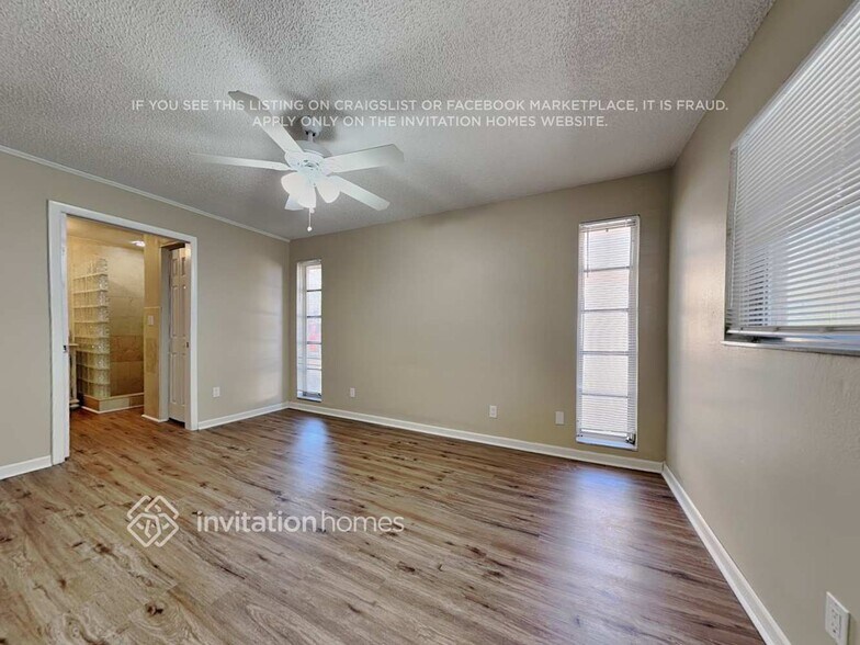 Building Photo - 2989 Kenilwick Dr S