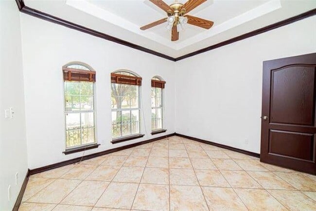 Building Photo - 2110 Lima Loop