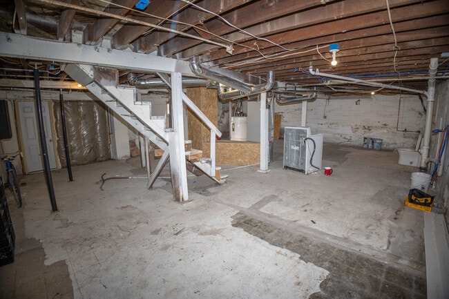 Building Photo - 421 Marshall St