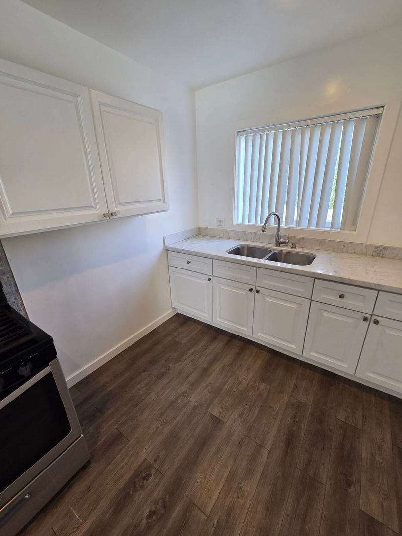 Building Photo - 4388 Ventura Canyon Ave