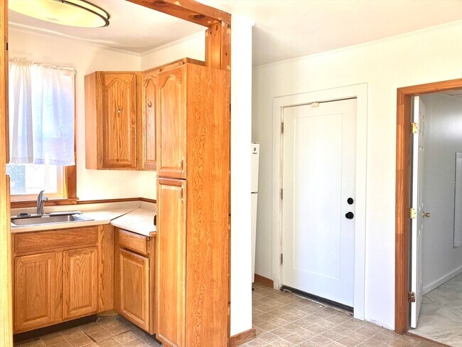 Building Photo - 4 Sisson Terrace