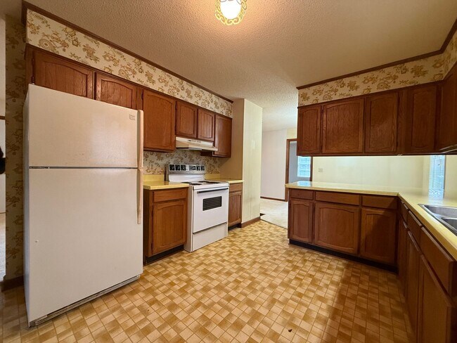 Building Photo - 2 Bedroom/2 Bath Home for Rent