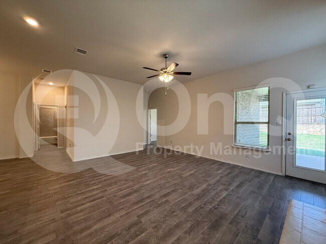 Building Photo - 4124 Ellinger Dr