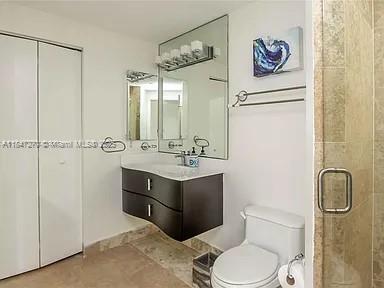 Building Photo - 4775 Collins Ave