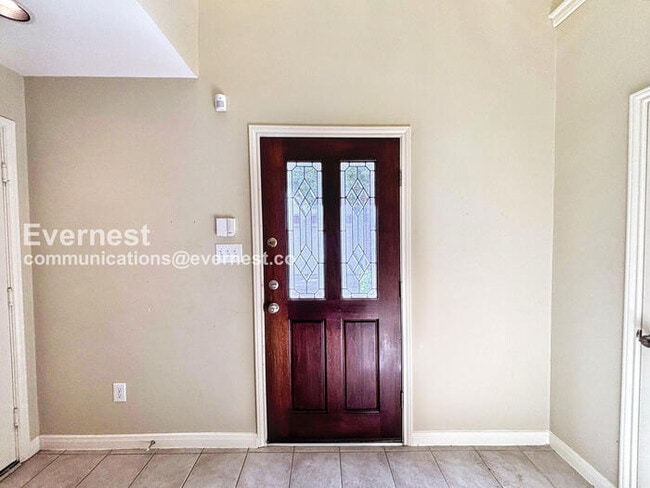 Building Photo - 2244 La Branch St