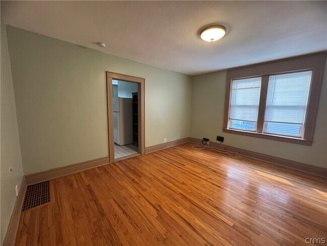 Building Photo - 409 Milton Ave