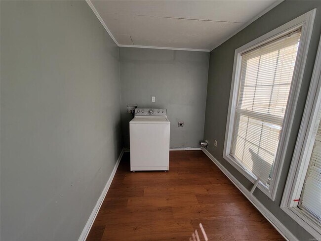 Building Photo - 4097 Narrow Lane Rd