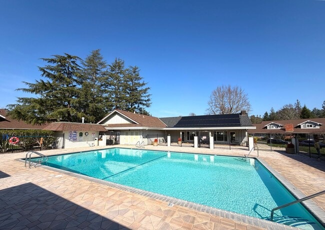 Building Photo - REMODELED LARGE 1600sf 4BR/2BA 3PK ?Miramonte Gardens AVAIL NOW