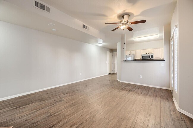 Building Photo - STUNNINGLY UPGRADED 2 Bedroom Condo In SPA...