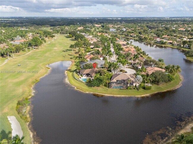 Building Photo - 2589 Mayfair Ln