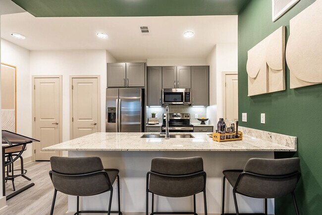 Primary Photo - Move-In Special! 8 Weeks Free + $500 Off