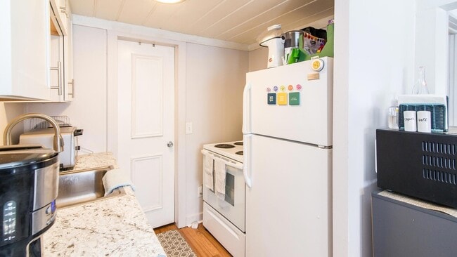 Building Photo - 11291 E Shore Dr