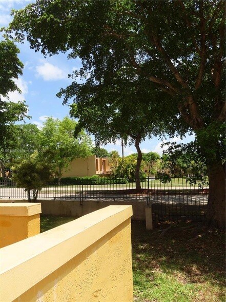 Building Photo - 13894 SW 65th Terrace