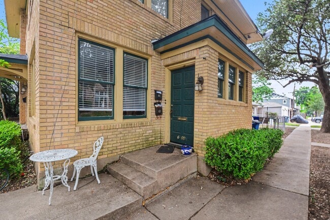 Building Photo - 6000 Velasco Ave