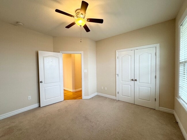 Building Photo - 125 Tulip Tree Dr