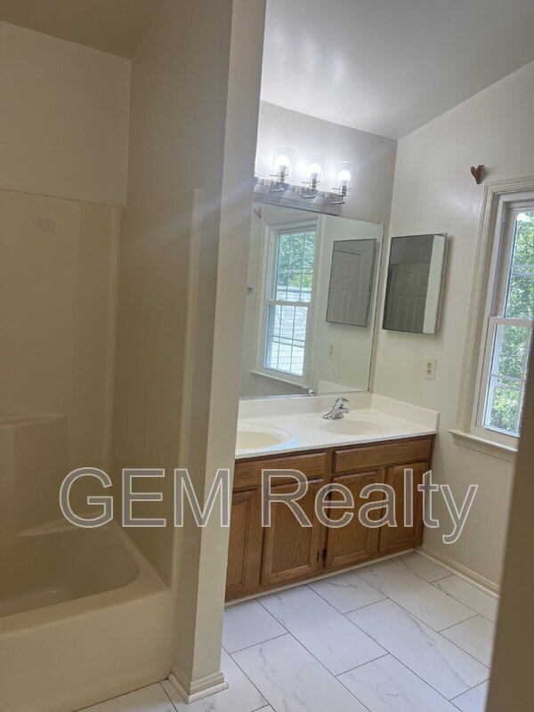 Building Photo - 6510 Marsh Ct