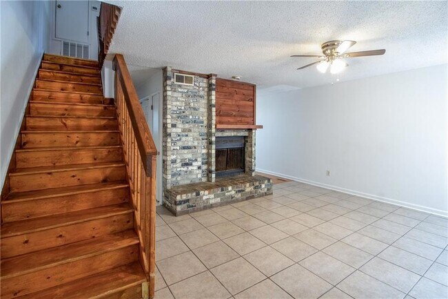 Building Photo - 56 Brandon Hall Dr