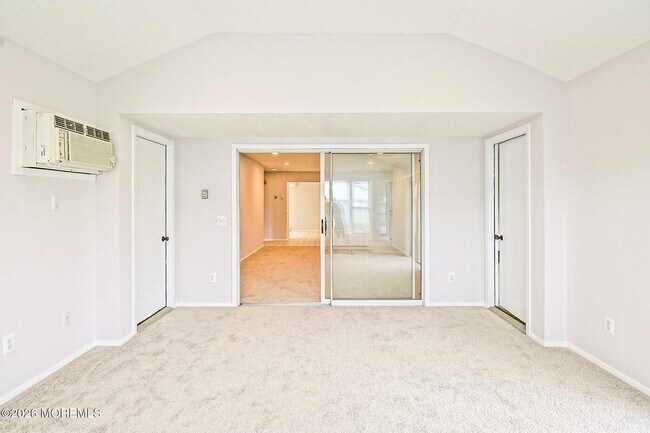 Building Photo - 332B Quinton Dr