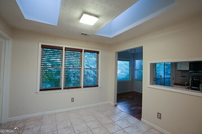 Building Photo - 3 Normandy Ct