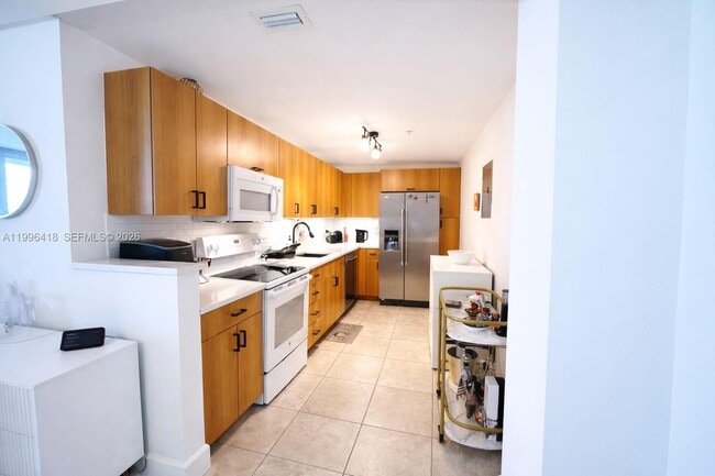 Building Photo - 7501 E Treasure Dr