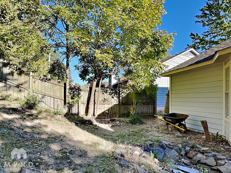 Building Photo - 6892 Gallop Dr