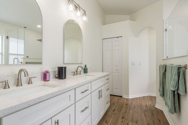 Building Photo - 11539 Cypress Reserve Dr