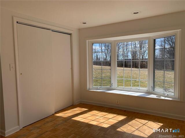 Building Photo - 18 Platts Hill Rd