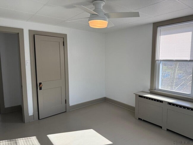 Building Photo - 1727 Scalp Ave