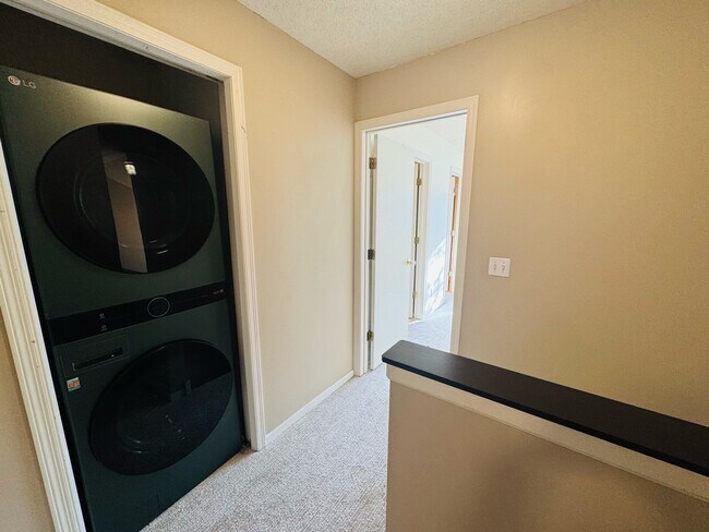 Building Photo - 2904 Old Hwy 8