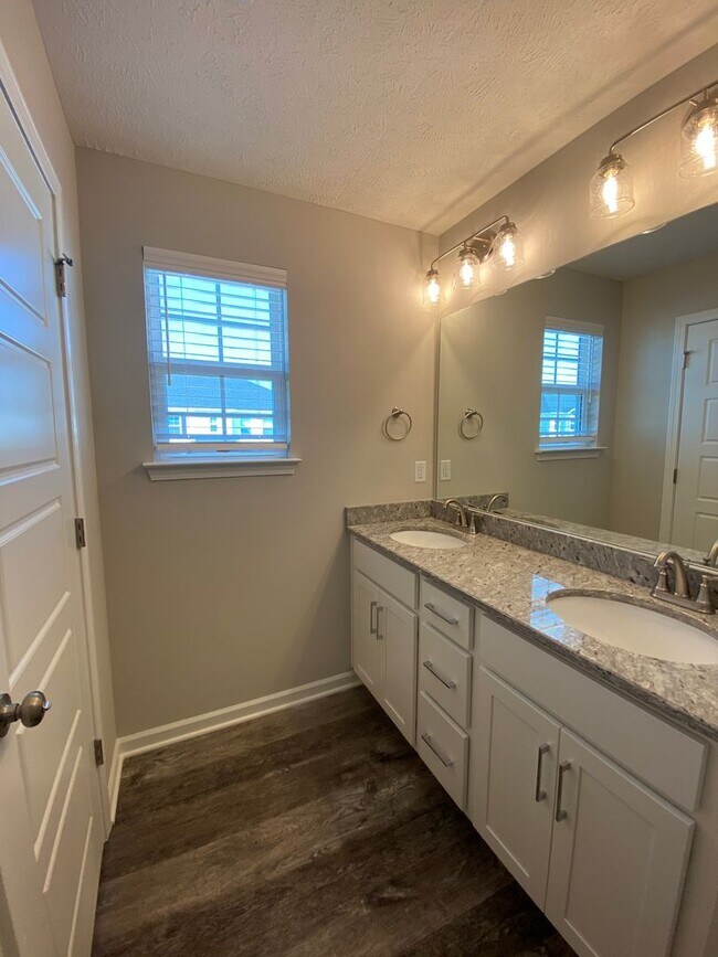 Building Photo - 1802 Streamsong Dr