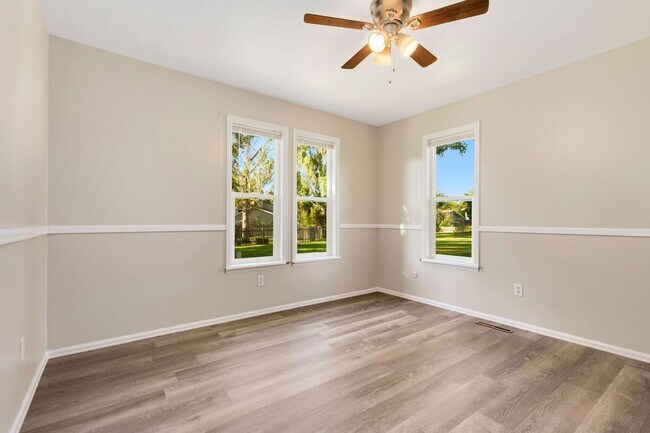 Building Photo - Freshly Updated 4 Bedroom Home