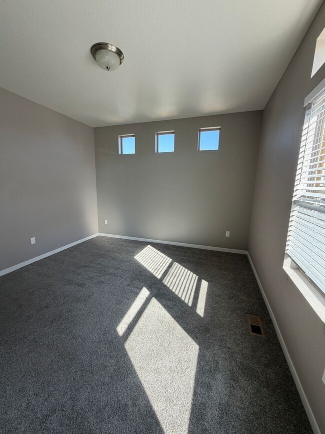 Building Photo - Beautiful Home in the Heart Of Castle Rock