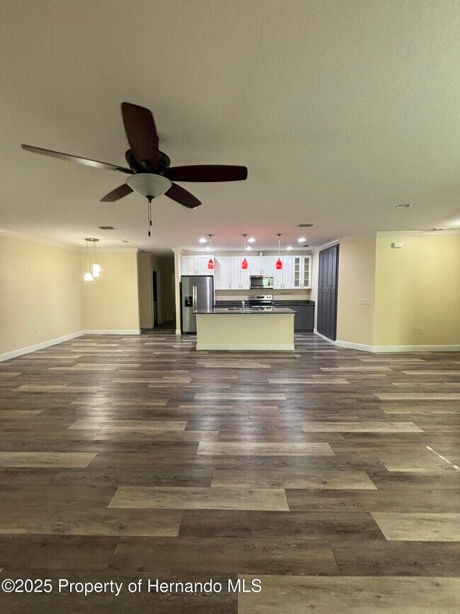 Building Photo - 1159 MacFarlane Ave