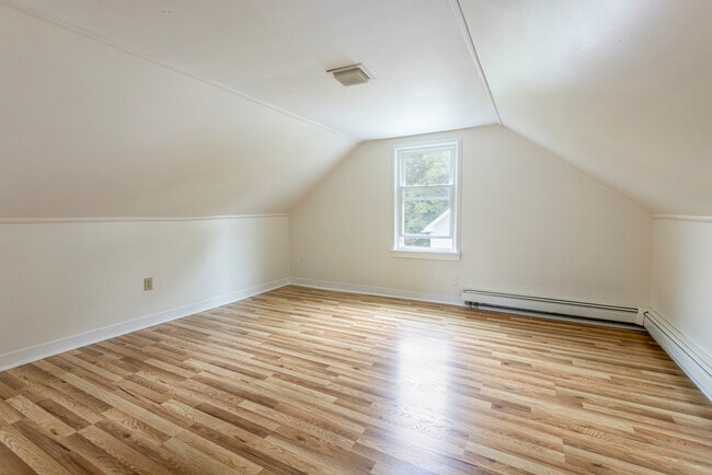 Building Photo - 45 Longfellow Dr
