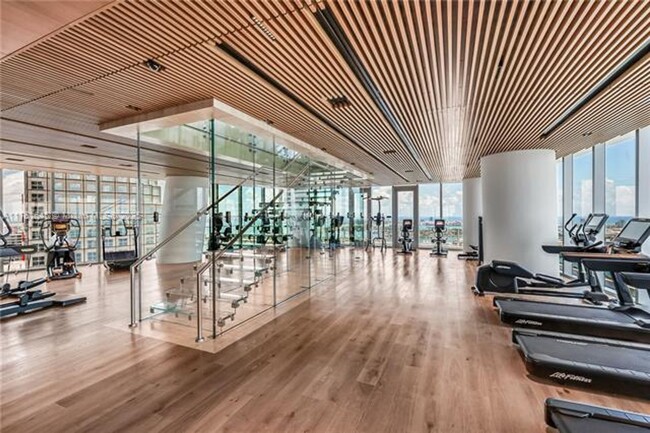 Building Photo - 300 Biscayne Blvd Way