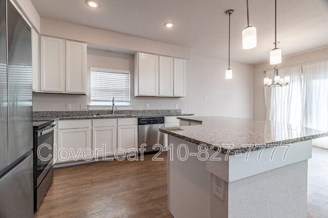 Building Photo - 272 Sapphire Dr