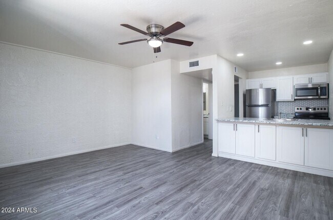 Building Photo - 4635 N 27th Ave