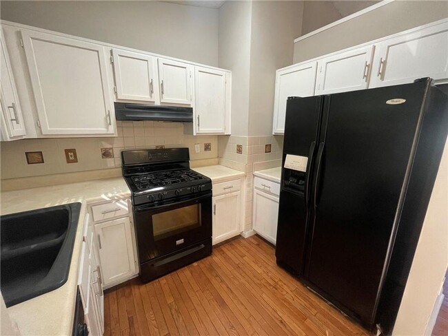 Building Photo - 3015 Cascade Manor Dr