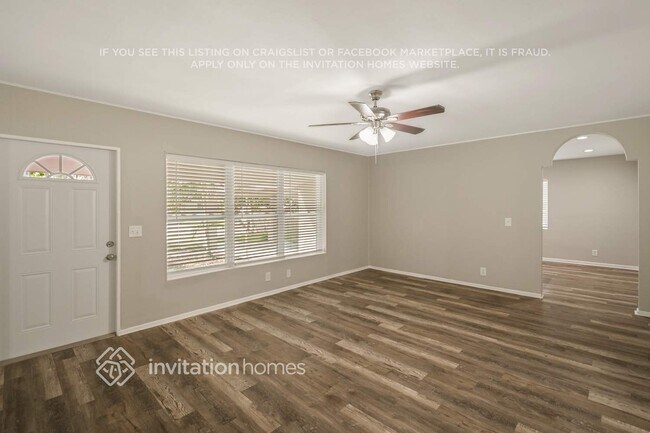 Building Photo - 525 Dolphin Dr